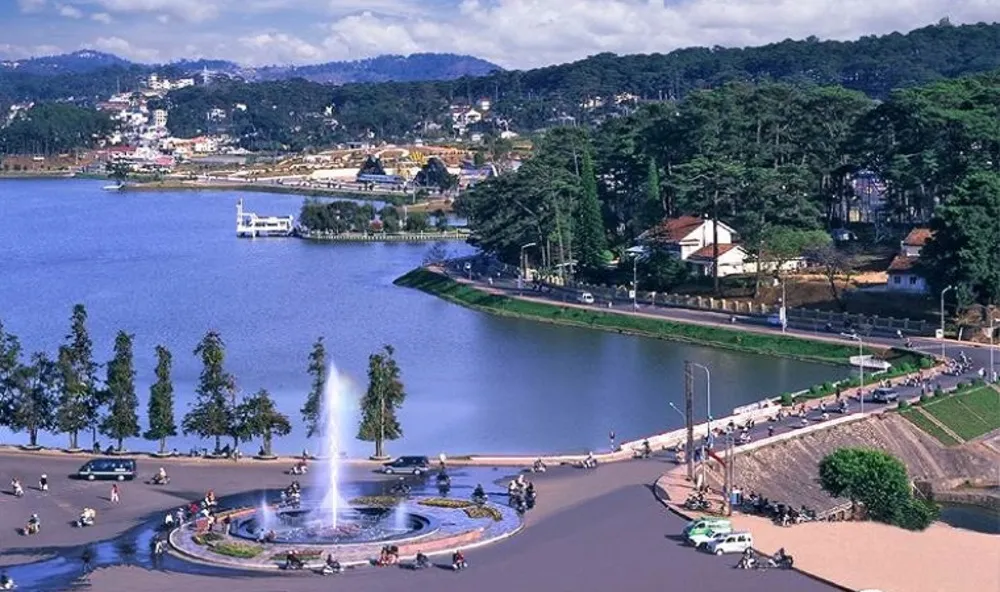 Thuê xe 4-7 chỗ đi Đà Lạt