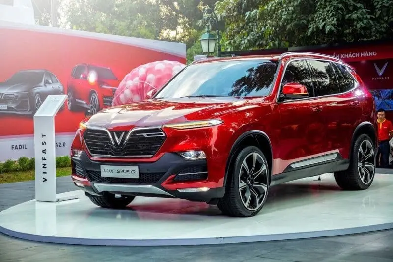 Nội thất xe 4 chỗ đời mới – thoải mái, riêng tư khi thuê xe có tài xế